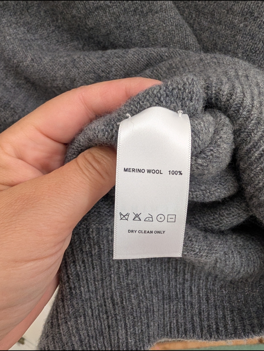 Almina Concept Wool V-neck Sweater - Picture 8 of 8